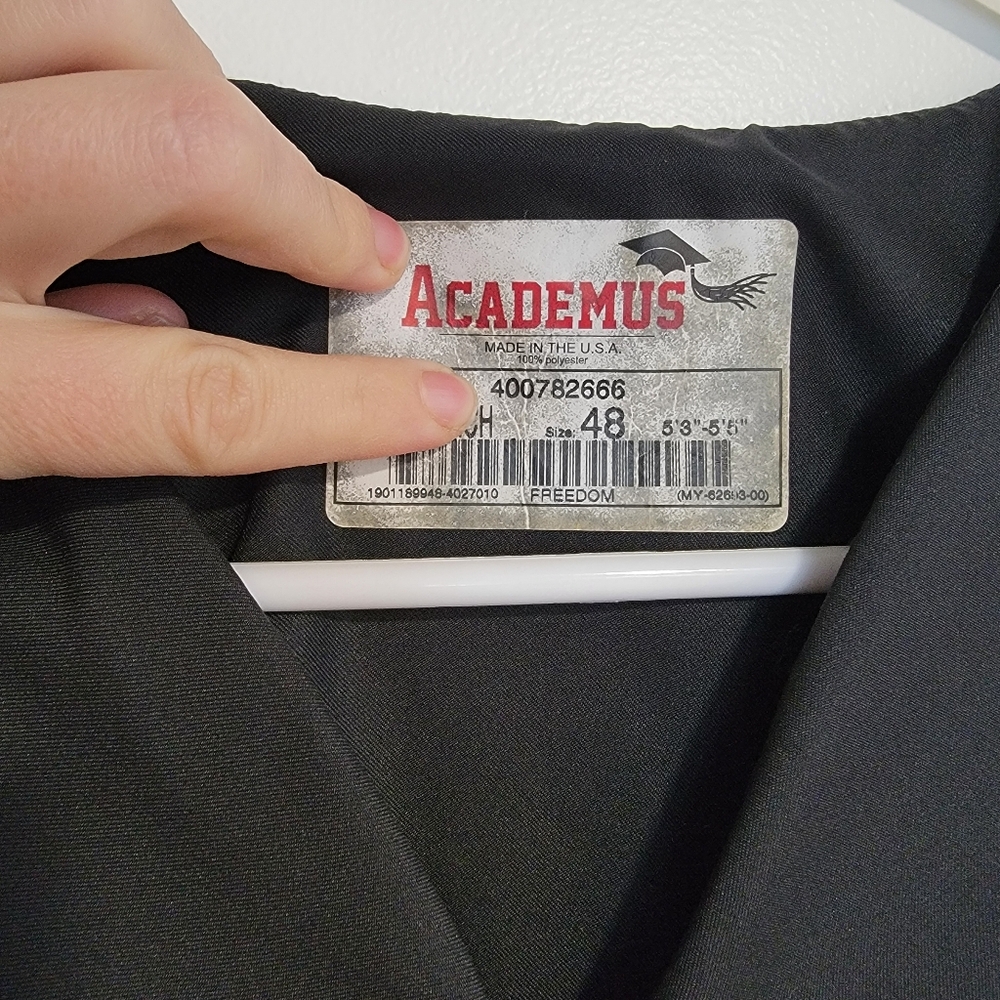 Graduation Gown - Picture 3 of 4